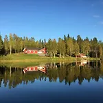Villa Hiiden Kaemppaekartano Iso Vuokramoekki Laehellae Tiilikan Kansallispuistoa Sotkamo