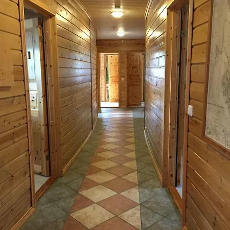 Hiiden Kaemppaekartano Iso Vuokramoekki Laehellae Tiilikan Kansallispuistoa