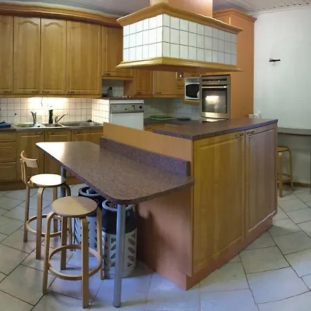 Villa Hiiden Kaemppaekartano Iso Vuokramoekki Laehellae Tiilikan Kansallispuistoa