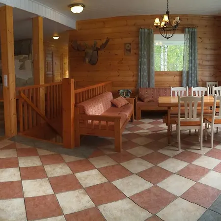 Villa Hiiden Kaemppaekartano Iso Vuokramoekki Laehellae Tiilikan Kansallispuistoa *