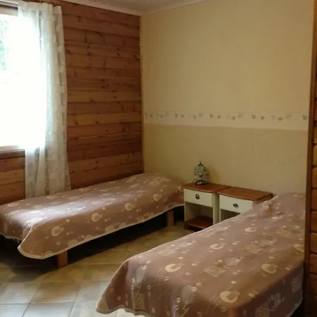 Hiiden Kaemppaekartano Iso Vuokramoekki Laehellae Tiilikan Kansallispuistoa Villa Sotkamo