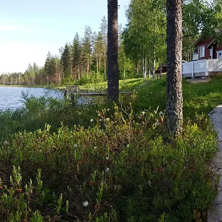 Hiiden Kaemppaekartano Iso Vuokramoekki Laehellae Tiilikan Kansallispuistoa Villa Sotkamo