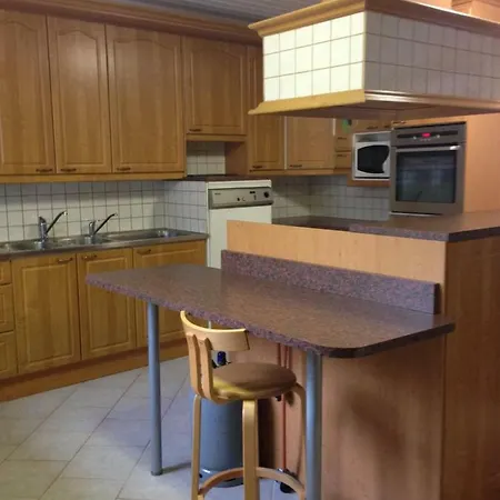 Hiiden Kaemppaekartano Iso Vuokramoekki Laehellae Tiilikan Kansallispuistoa Villa