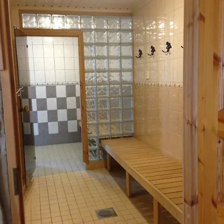 Hiiden Kaemppaekartano Iso Vuokramoekki Laehellae Tiilikan Kansallispuistoa Villa *