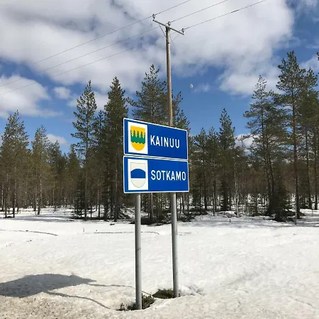 Willa Hiiden Kaemppaekartano Iso Vuokramoekki Laehellae Tiilikan Kansallispuistoa