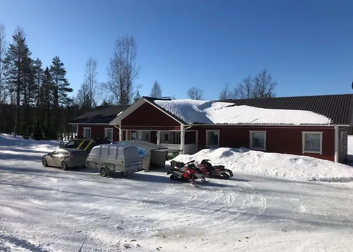 Hiiden Kaemppaekartano Iso Vuokramoekki Laehellae Tiilikan Kansallispuistoa * Соткамо