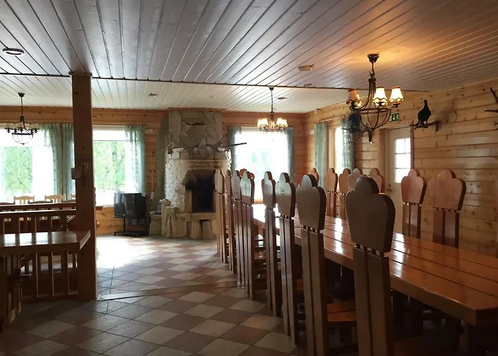 Hiiden Kaemppaekartano Iso Vuokramoekki Laehellae Tiilikan Kansallispuistoa * Соткамо