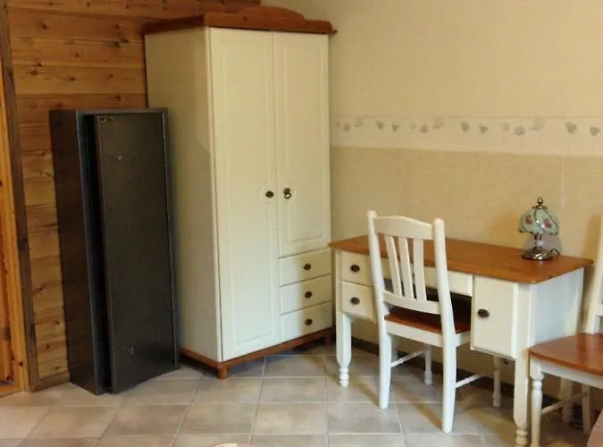 Hiiden Kaemppaekartano Iso Vuokramoekki Laehellae Tiilikan Kansallispuistoa * Соткамо