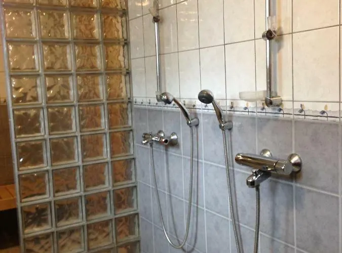 Hiiden Kaemppaekartano Iso Vuokramoekki Laehellae Tiilikan Kansallispuistoa * Соткамо