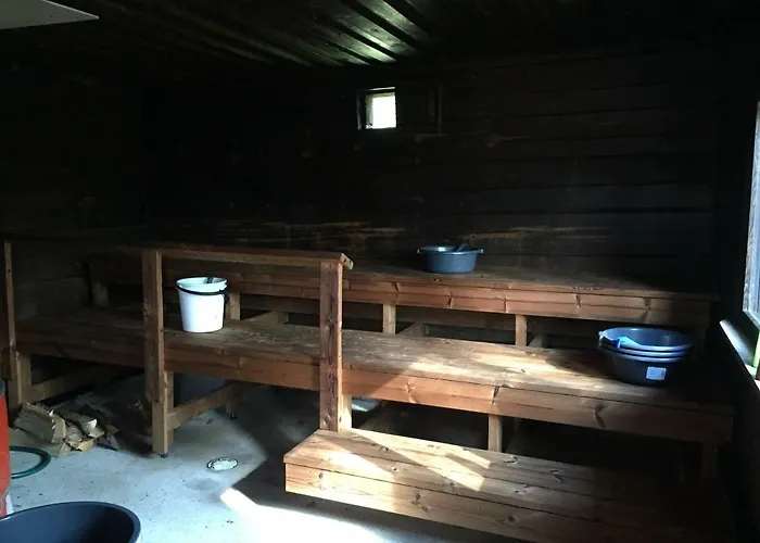 Hiiden Kaemppaekartano Iso Vuokramoekki Laehellae Tiilikan Kansallispuistoa * Соткамо