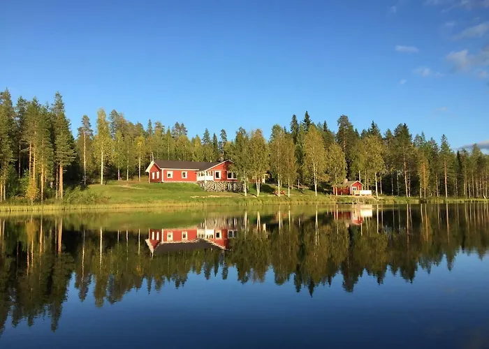 Вилла Hiiden Kaemppaekartano Iso Vuokramoekki Laehellae Tiilikan Kansallispuistoa Соткамо