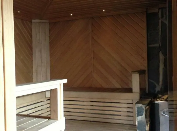 Hiiden Kaemppaekartano Iso Vuokramoekki Laehellae Tiilikan Kansallispuistoa * Соткамо